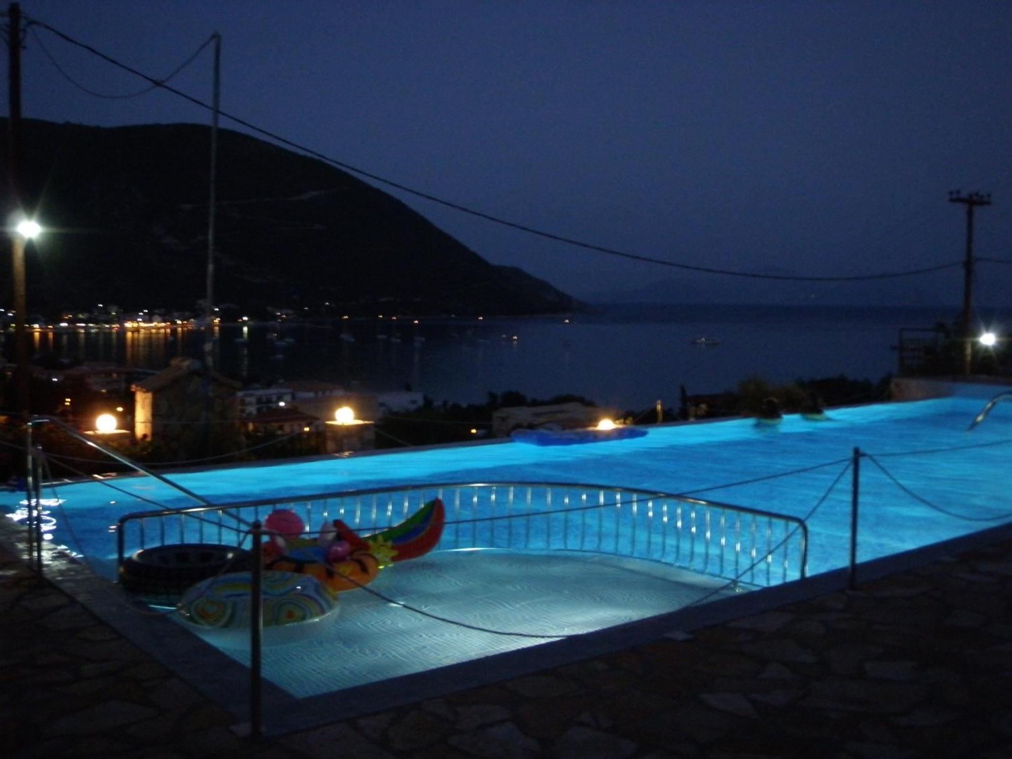 Aparthotel Katerina Lefkada à Vasilikí Extérieur photo